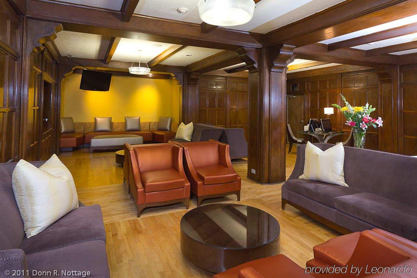 The Tudor Arms Hotel Cleveland - A Doubletree By Hilton Room photo